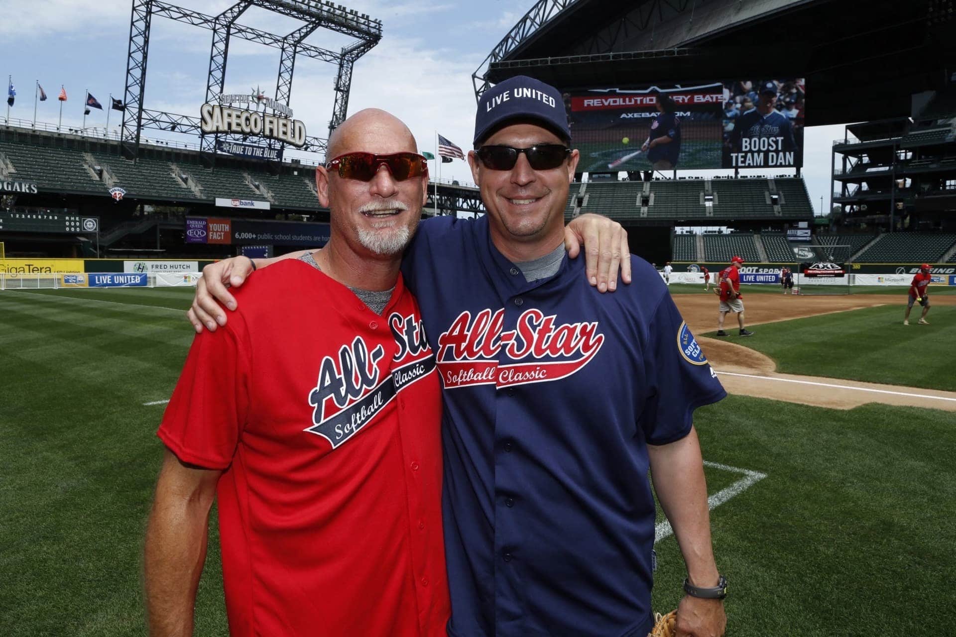 Mariners Jay Burner and Dan Wilson at the 2015 All-Star Softball Classic